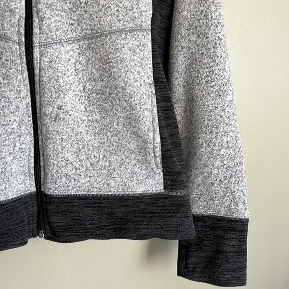 Tek Gear zip up hoodie w front pockets - perfect condition - Picture 6 of 10